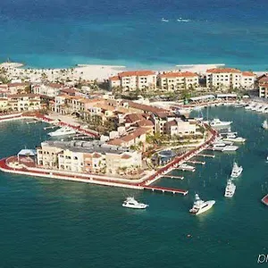 Aquamarina Luxury Residences Hotel